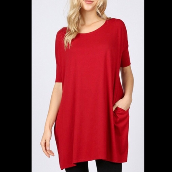 Zenana Outfitters Tops - Red Short Sleeve Tunic Top with Pockets Size S